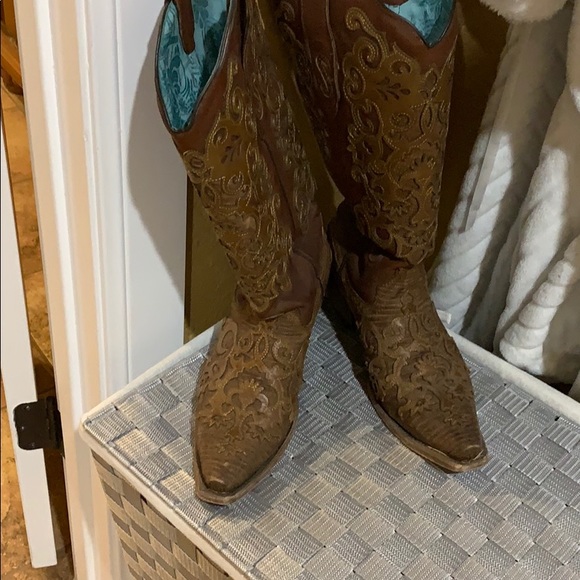 Boots - Picture 4 of 4